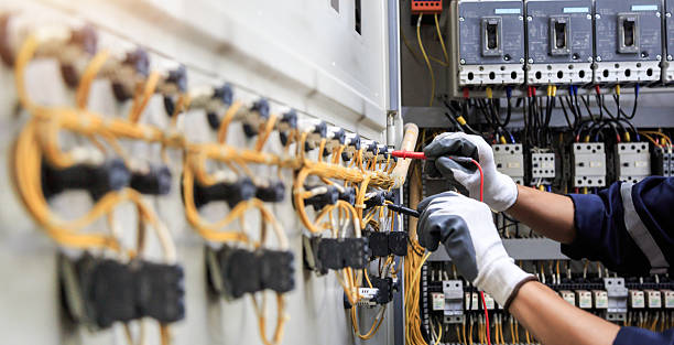 Professional Electrician technician working in Whiteland, IN